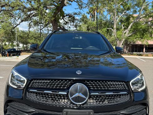 Used 2021 Mercedes-Benz GLC 300 image 2