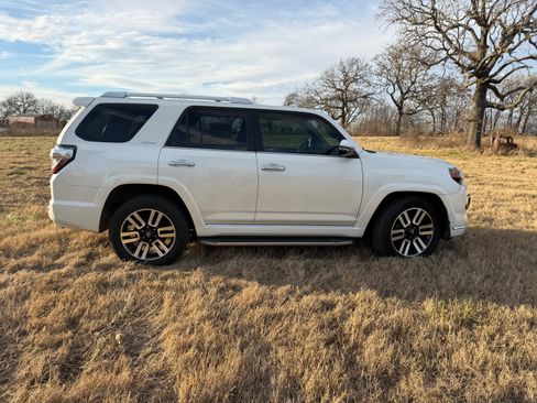 Used 2017 Toyota 4Runner Limited image 10