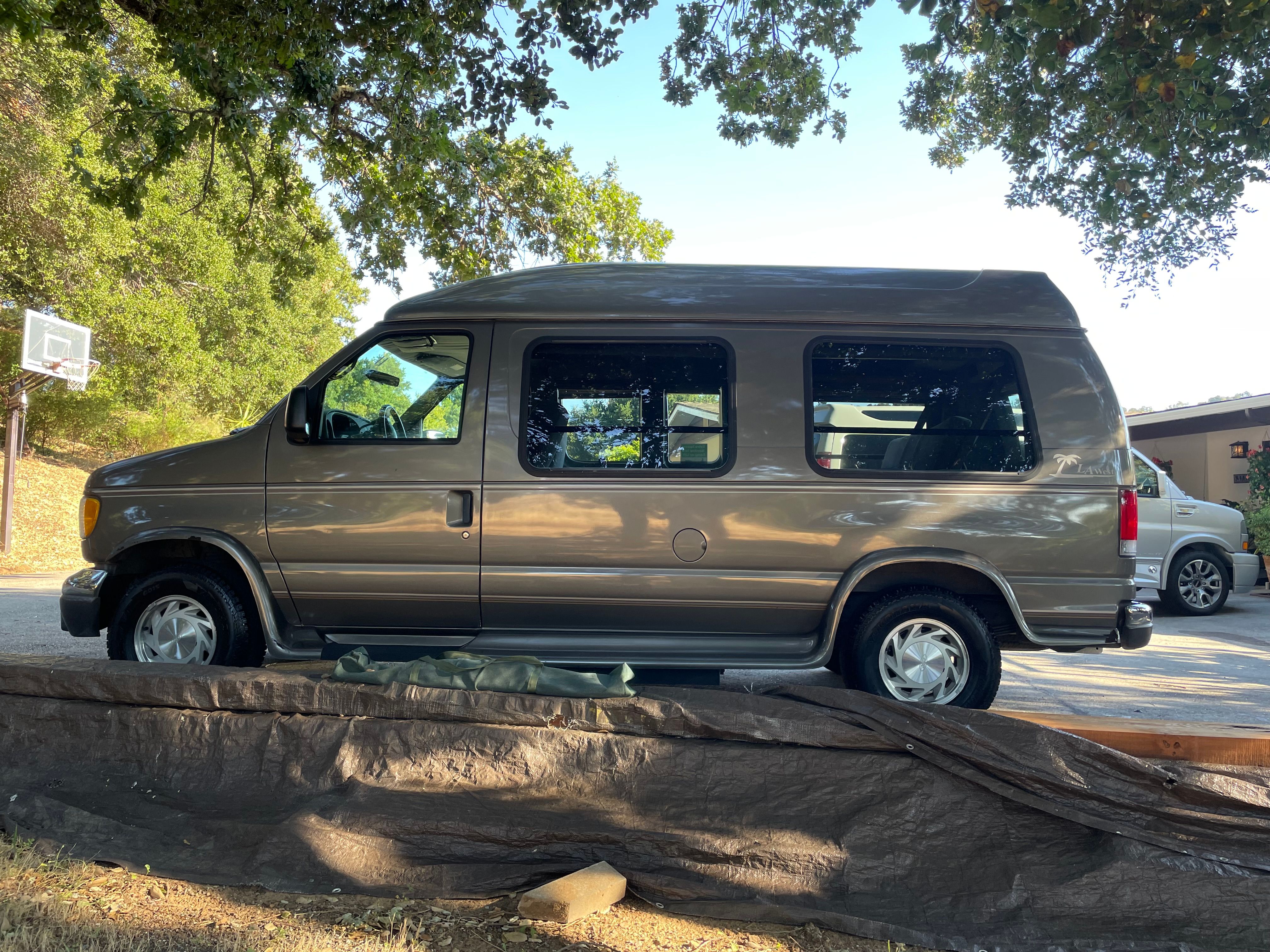 Used 2003 Ford E-150 and Econoline 150 RWD image 4