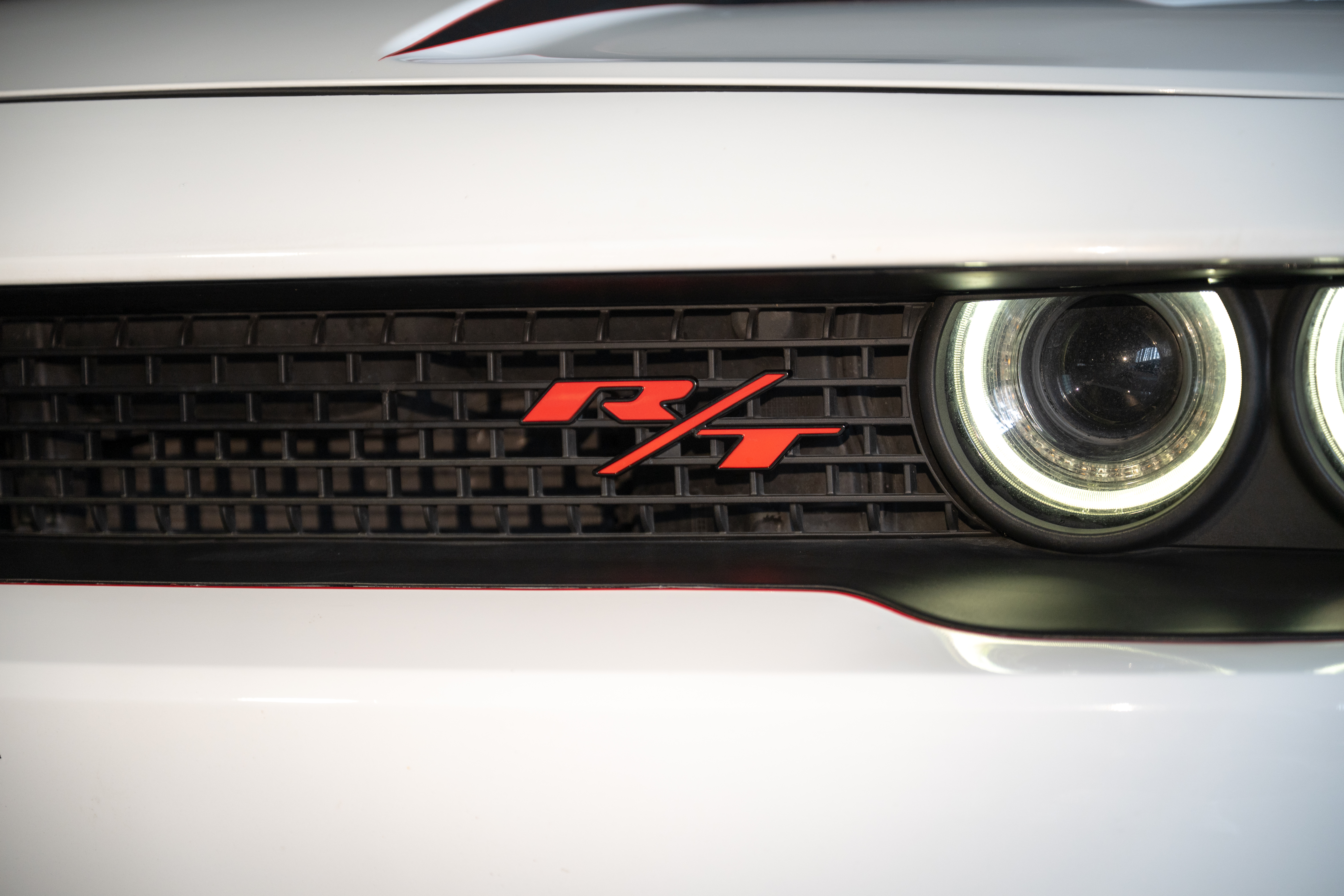 Used 2018 Dodge Challenger R/T RWD image 8