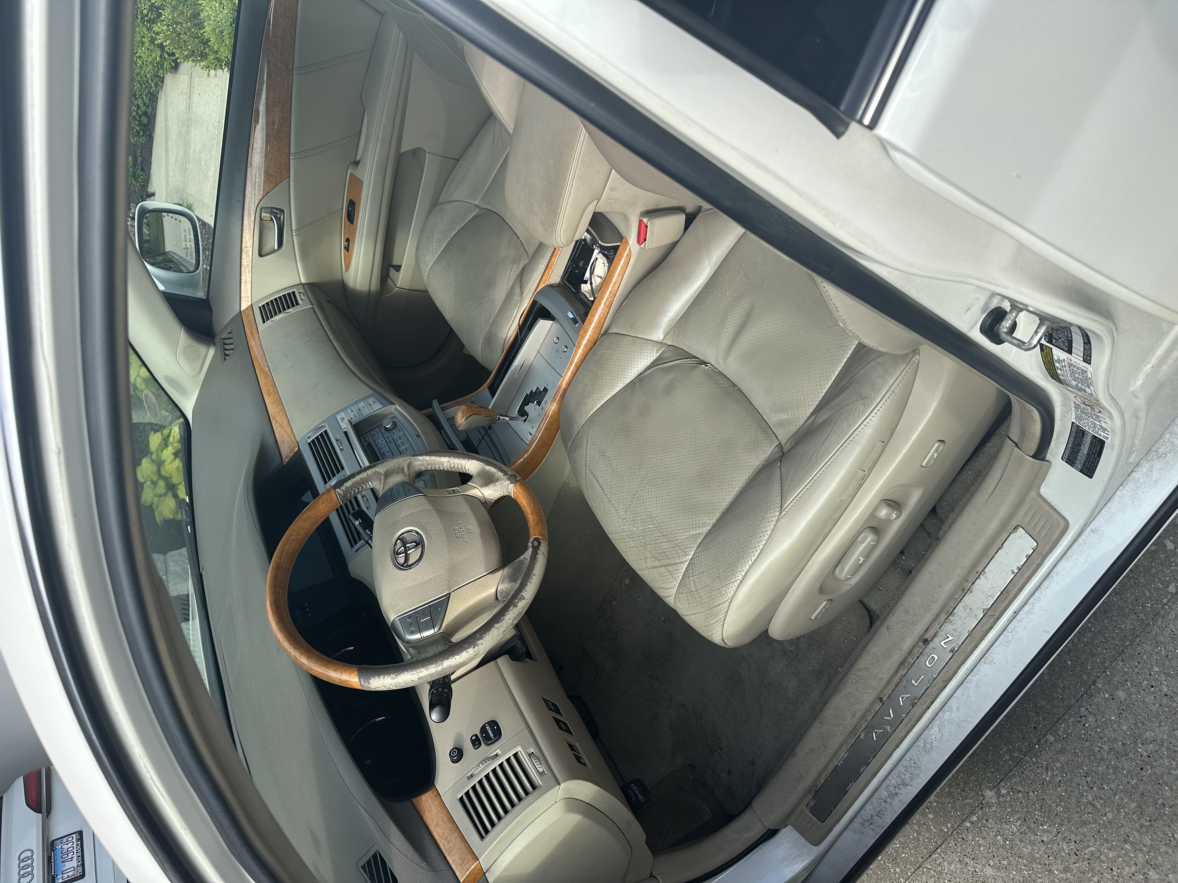 Used 2006 Toyota Avalon Limited FWD image 2