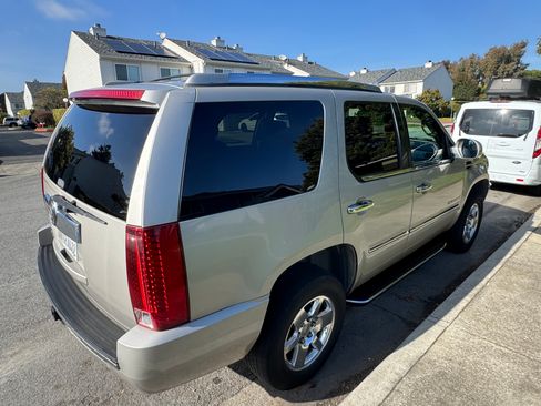 Used 2007 Cadillac Escalade AWD image 4