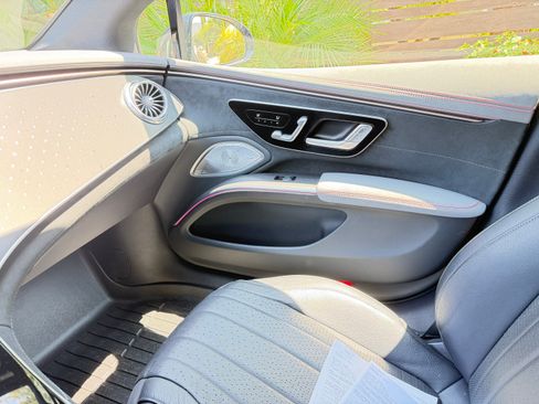 Used 2022 Mercedes-Benz EQS 450+ Sedan image 10