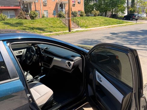 Used 2019 Toyota Corolla LE FWD image 8