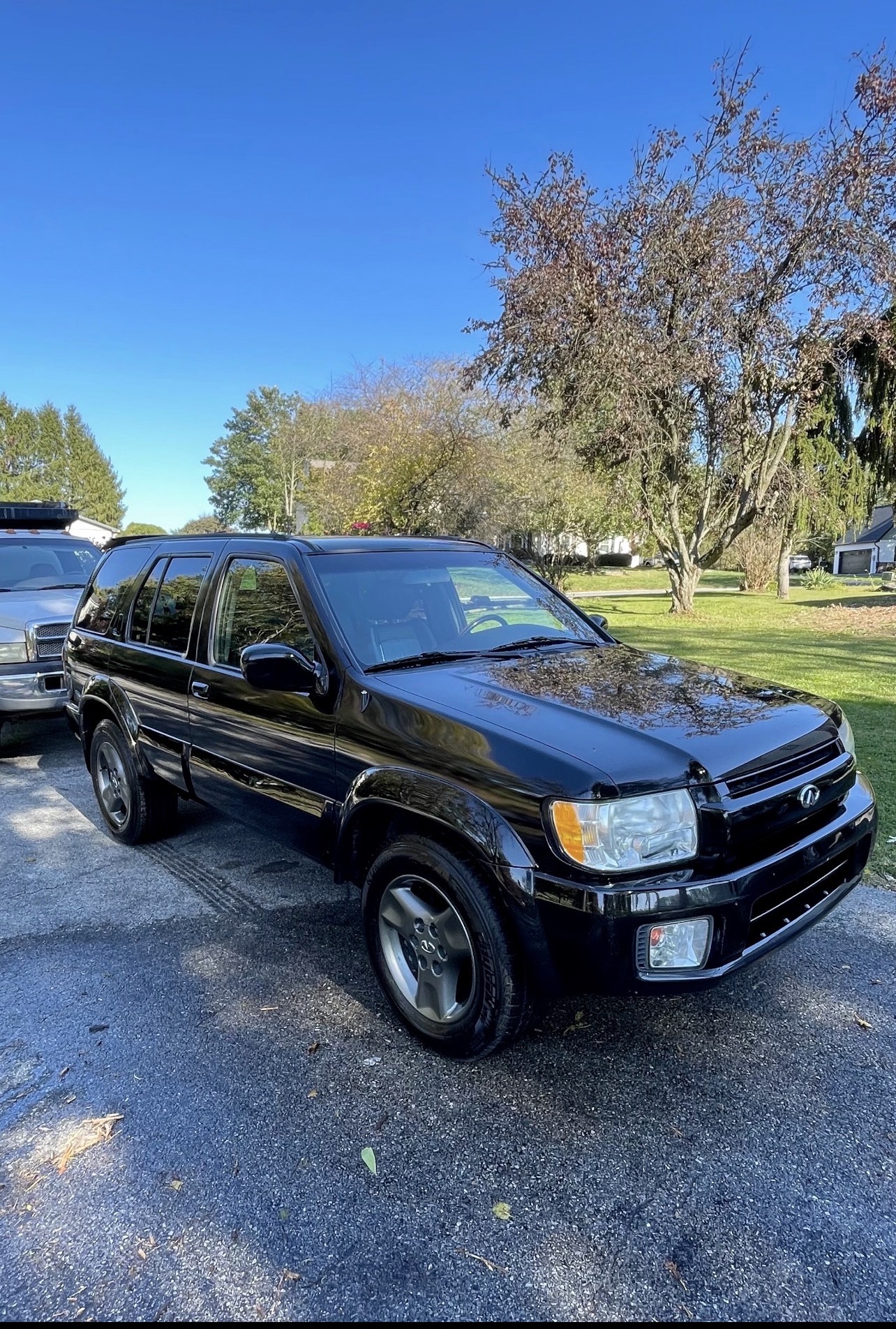 Used 2003 INFINITI QX4 4WD w/ Heated Seats Pkg image 1