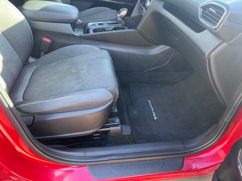 Used 2020 Hyundai Santa Fe SEL w/ Convenience Package image 10