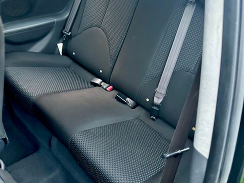 Used 2011 Hyundai Accent GL image 4