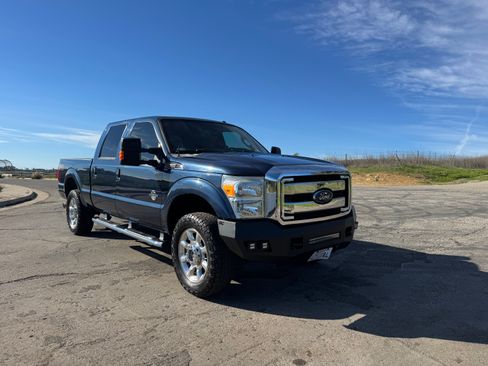 Used 2015 Ford F250 Lariat w/ Lariat Ultimate Package image 13