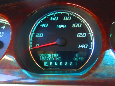 Used 2010 Buick Lucerne CXL FWD image 1