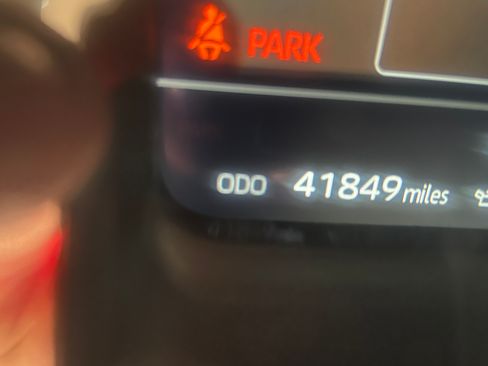 Used 2024 Toyota Sequoia Platinum image 11