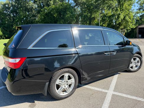 Used 2011 Honda Odyssey Touring Elite image 2