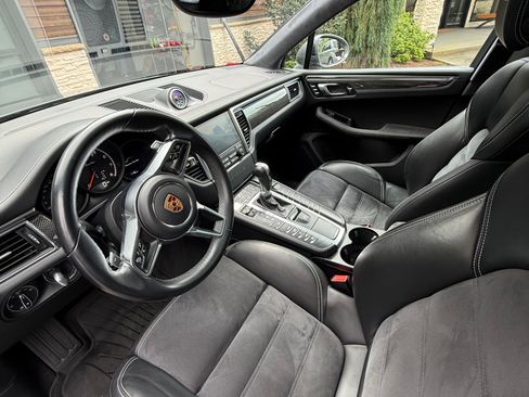 Used 2018 Porsche Macan Turbo AWD/4WD image 8
