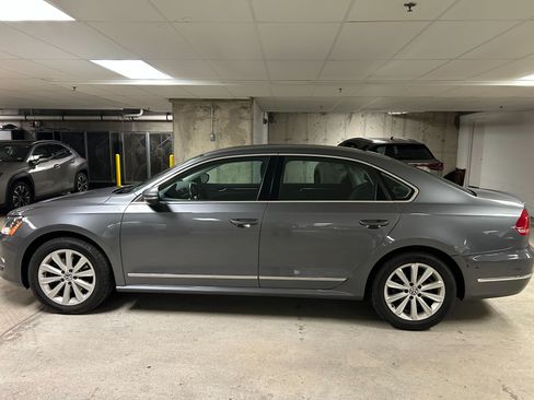 Used 2012 Volkswagen Passat 2.5 SEL Premium image 1