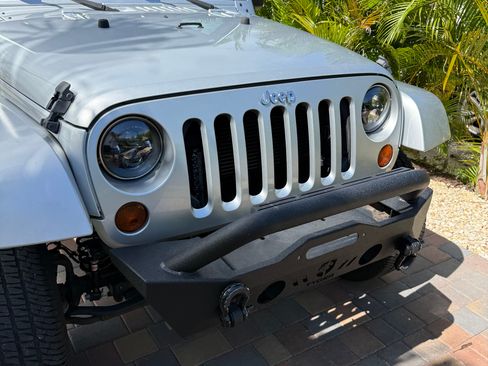 Used 2012 Jeep Wrangler Sahara image 6