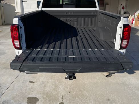 Used 2022 GMC Sierra 3500 SLE w/ SLE Value Package image 6