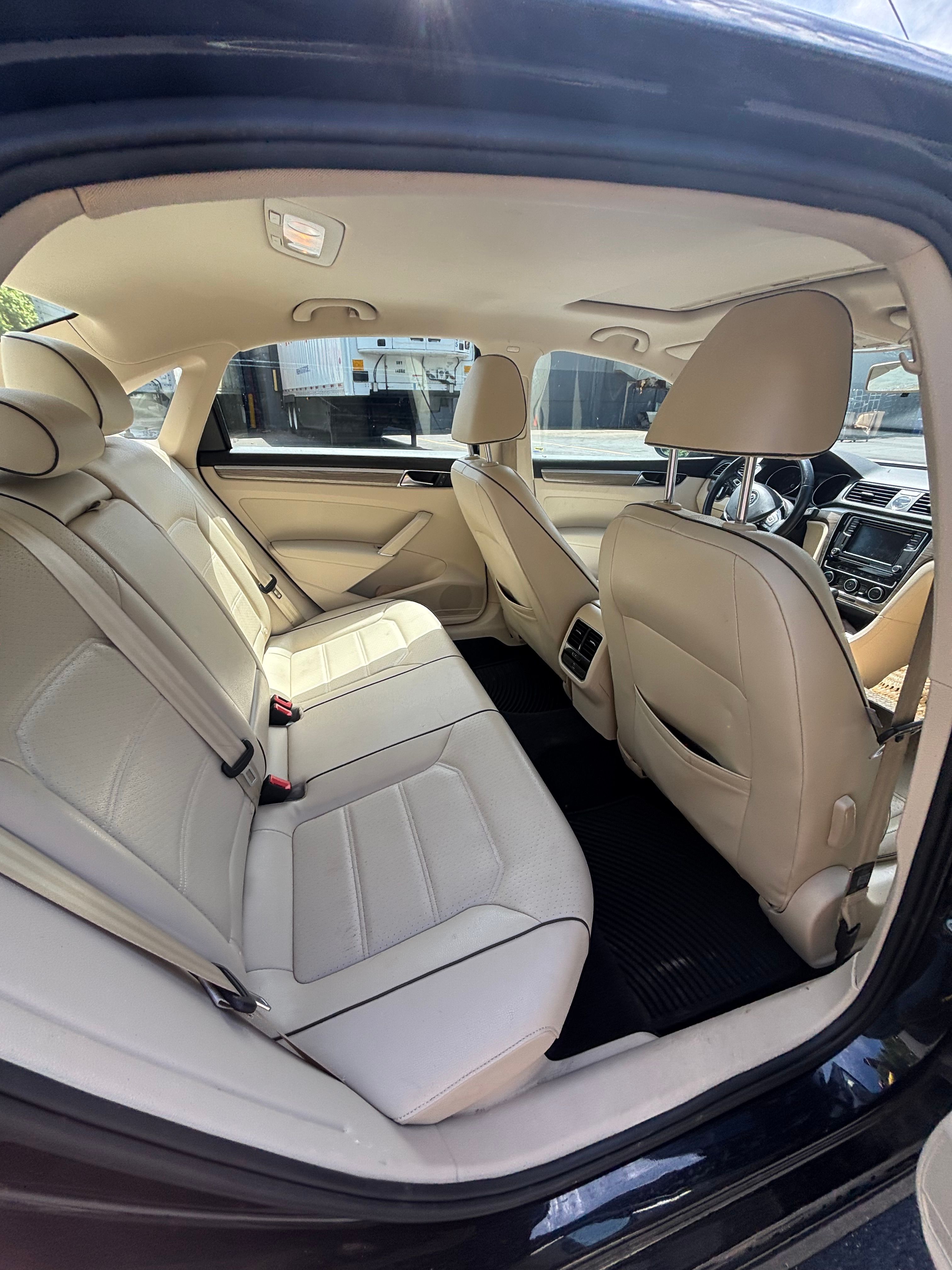 Used 2017 Volkswagen Passat 1.8T SE FWD image 14