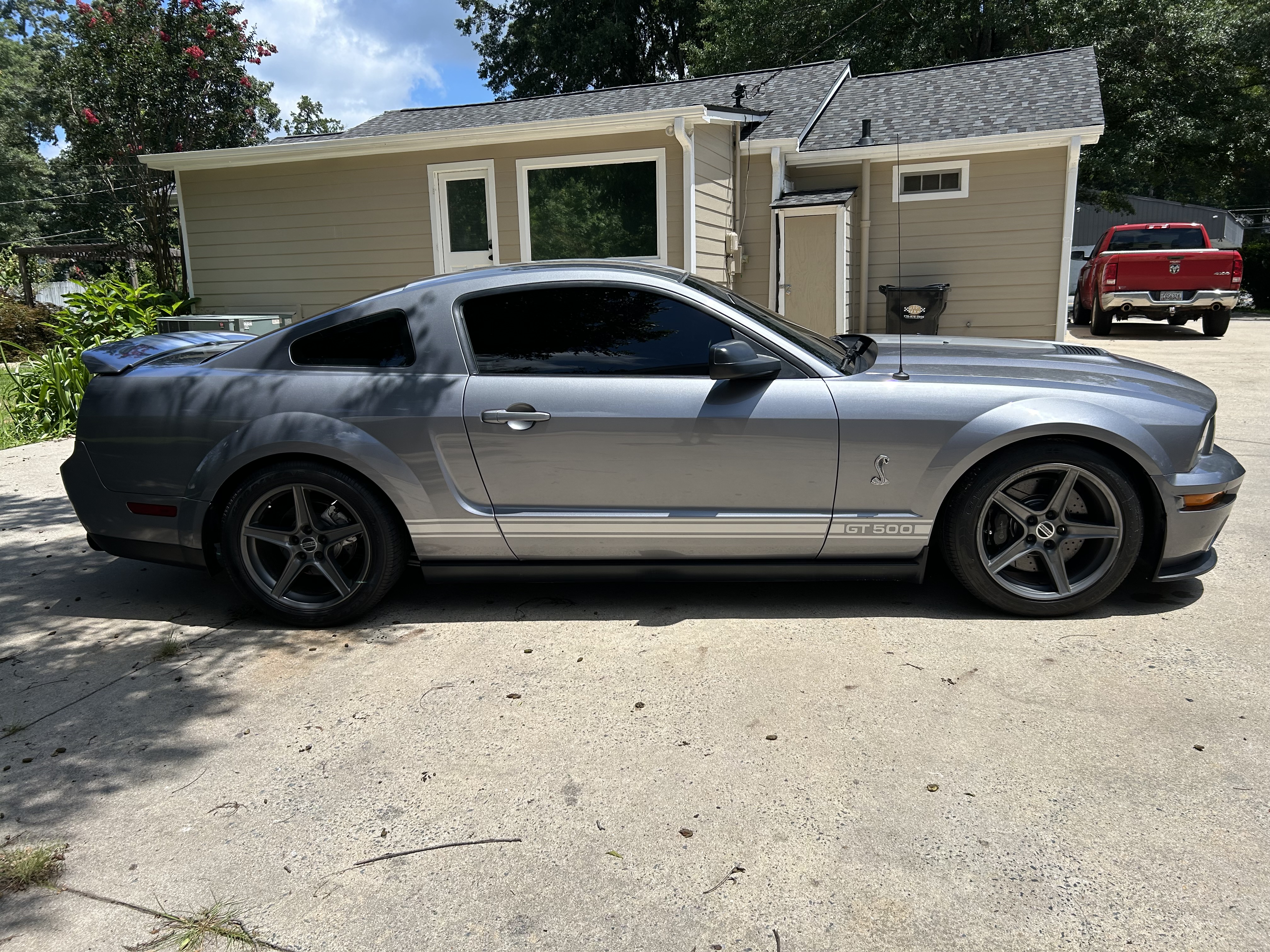 Used 2007 Ford Mustang Shelby GT500 RWD image 8