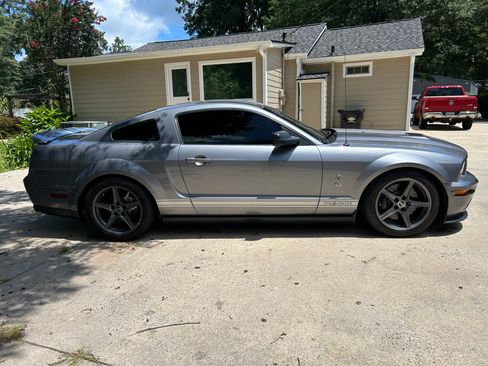 Used 2007 Ford Mustang Shelby GT500 RWD image 8