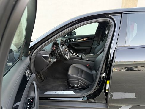 Used 2019 Porsche Panamera 4 image 12