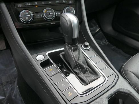 Used 2021 Volkswagen Jetta SEL Premium FWD image 6