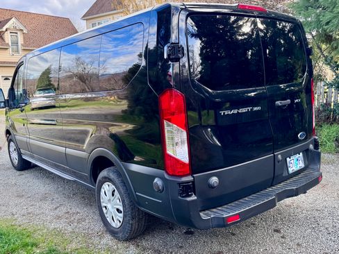 Used 2019 Ford Transit 350 XLT image 6