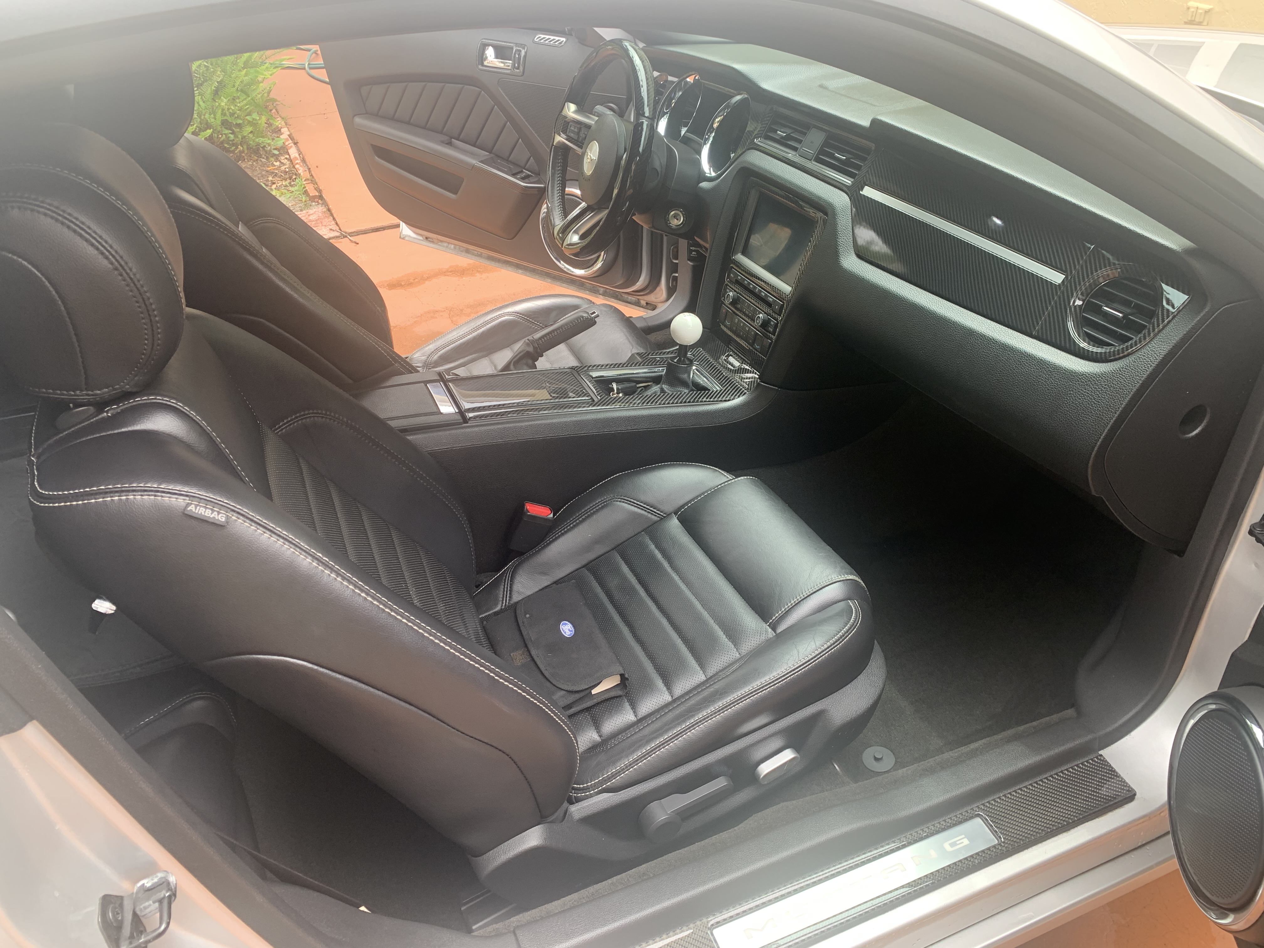 Used 2013 Ford Mustang GT Premium w/ Electronics Pkg RWD image 6