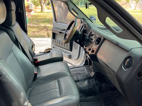 Used 2016 Ford F250 XL w/ Power Equipment Group RWD image 8