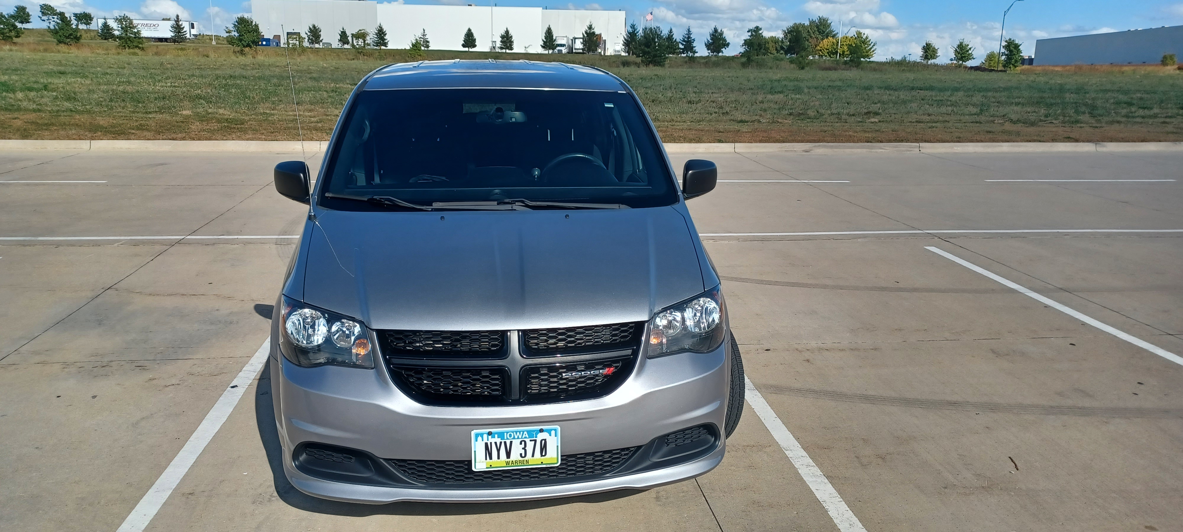 Used 2015 Dodge Grand Caravan SE w/ Quick Order Package 29E SE FWD image 8