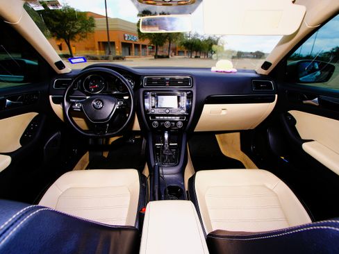 Used 2015 Volkswagen Jetta SEL image 14