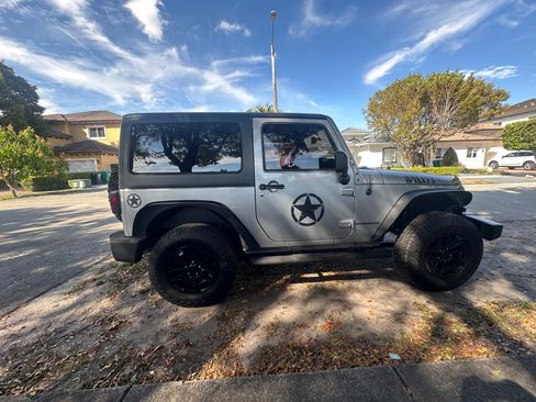 Used 2015 Jeep Wrangler Sport image 6
