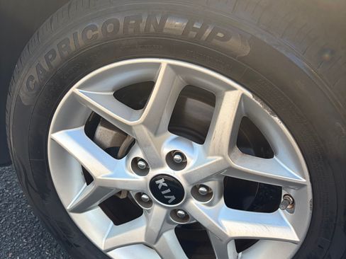 Used 2020 Kia Soul S FWD image 18