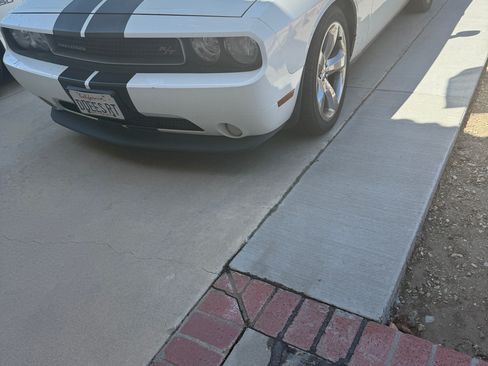 Used 2012 Dodge Challenger R/T RWD image 2