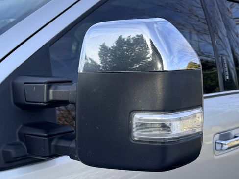 Used 2019 Ford F150 Platinum w/ Equipment Group 701A Luxury image 5