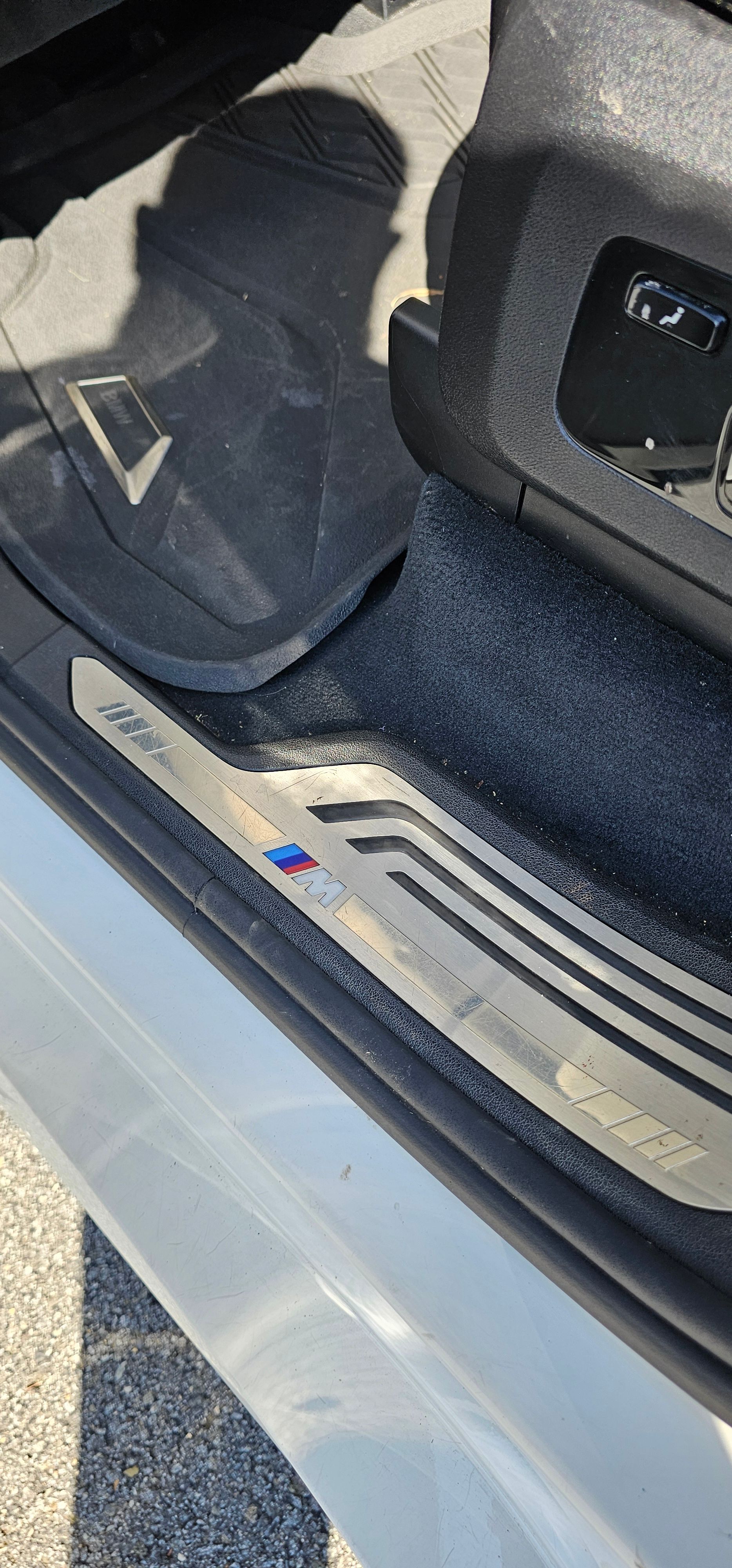 Used 2020 BMW X7 xDrive40i w/ M Sport Package AWD/4WD image 12