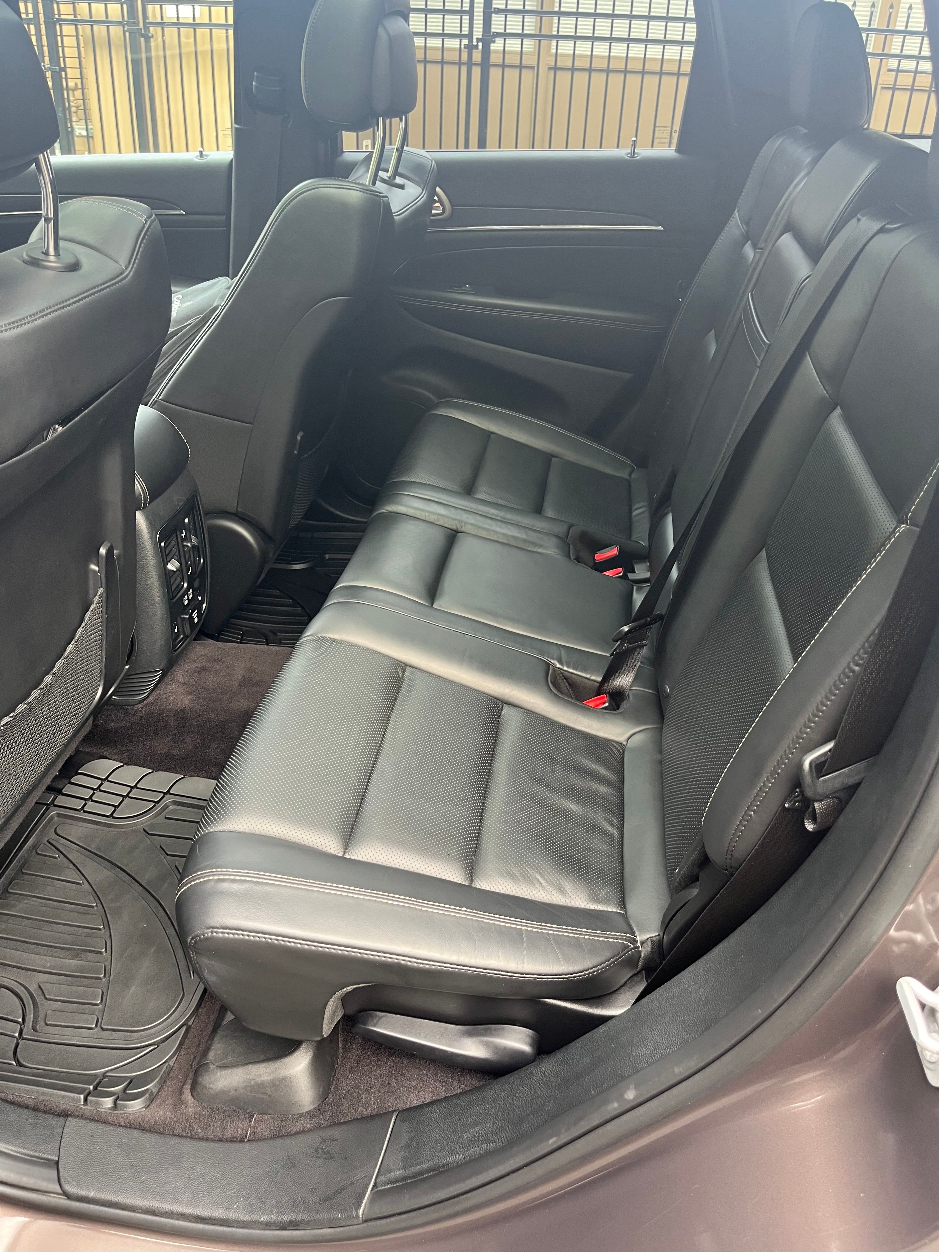 Used 2017 Jeep Grand Cherokee Limited w/ Luxury Group II AWD/4WD image 14