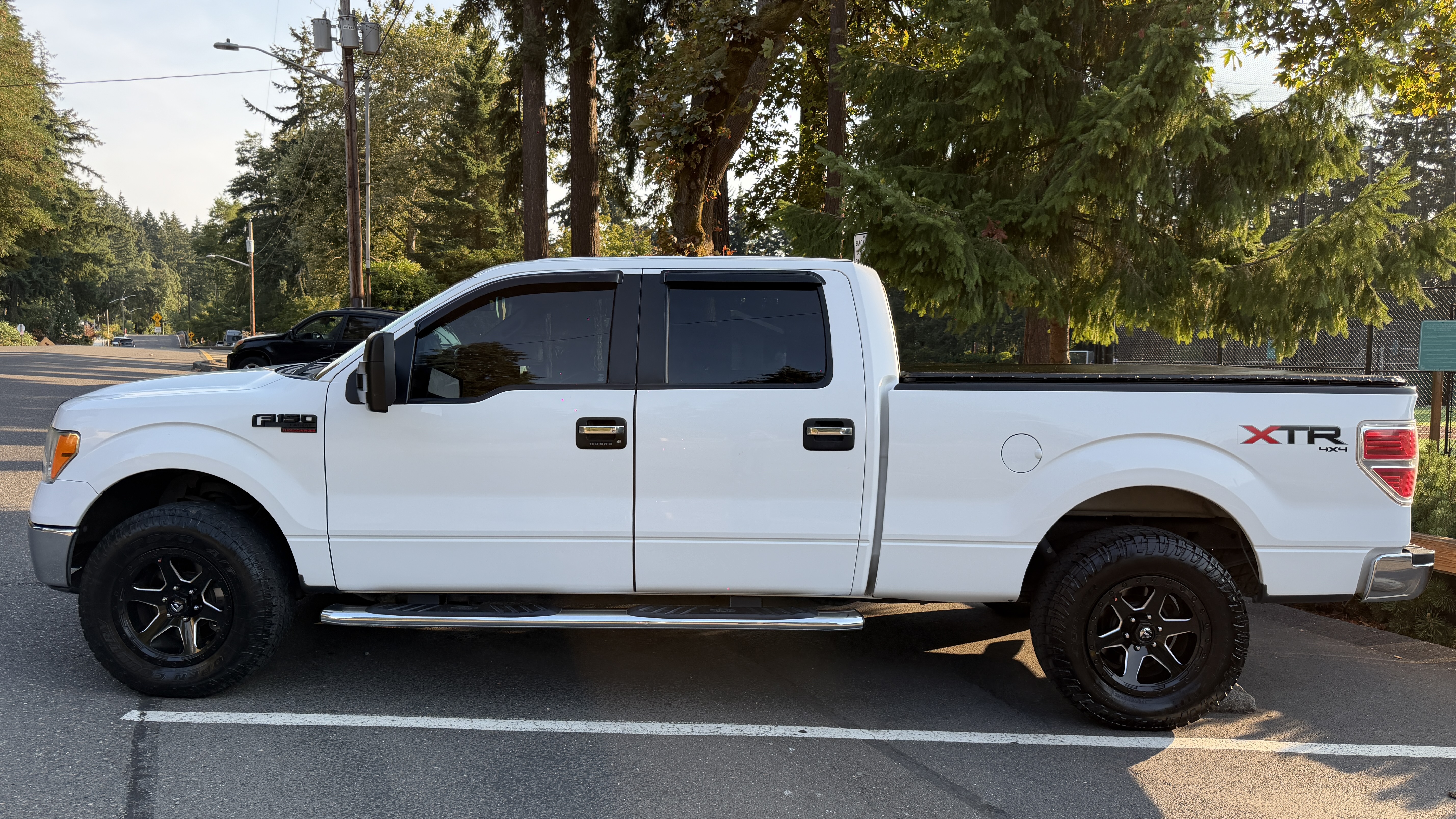 Used 2013 Ford F150 XLT w/ Luxury Equipment Group AWD/4WD image 1
