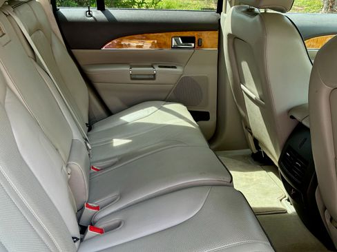 Used 2011 Lincoln MKX AWD w/ 102A Rapid Spec Order Code image 15