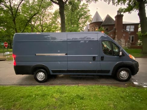 Used 2019 RAM ProMaster 3500 FWD image 1