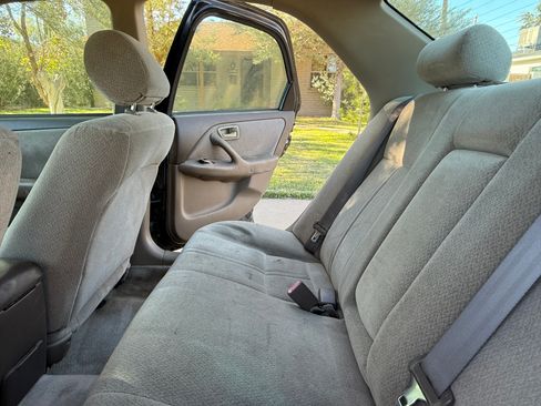 Used 2001 Toyota Camry LE image 11