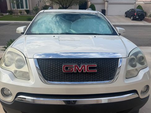 Used 2012 GMC Acadia SLT FWD image 2