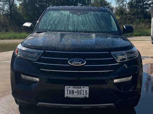 Used 2023 Ford Explorer XLT w/ Equipment Group 202A image 5