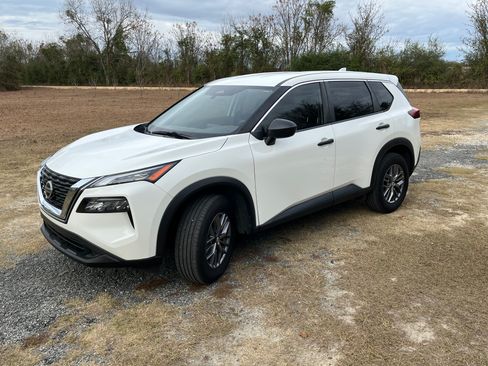 Used 2021 Nissan Rogue S image 4