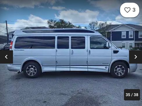 Used 2022 GMC Savana 2500 Extended w/ Enhanced Convenience Package image 4