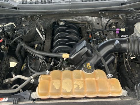 Used 2015 Ford F150 Platinum w/ Equipment Group 701A Luxury image 15