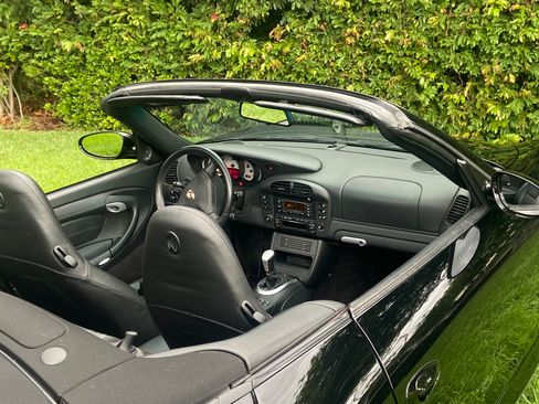 Used 2004 Porsche 911 Carrera 4S image 8