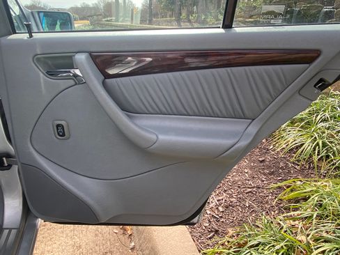 Used 1999 Mercedes-Benz C 230 image 16