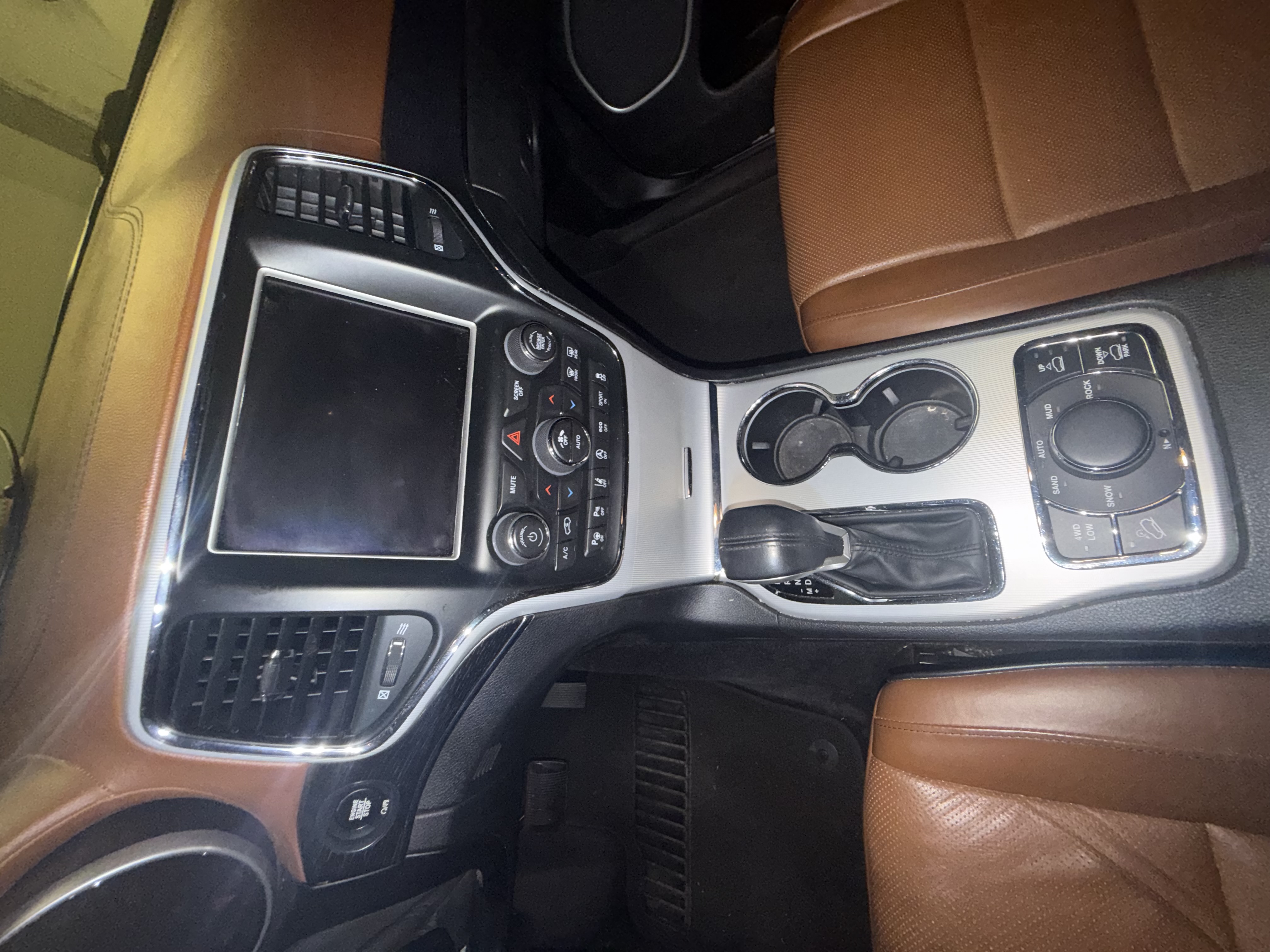 Used 2018 Jeep Grand Cherokee Summit w/ Skid Plate Group AWD/4WD image 17