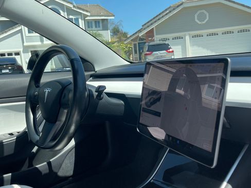 Used 2019 Tesla Model 3 RWD image 13