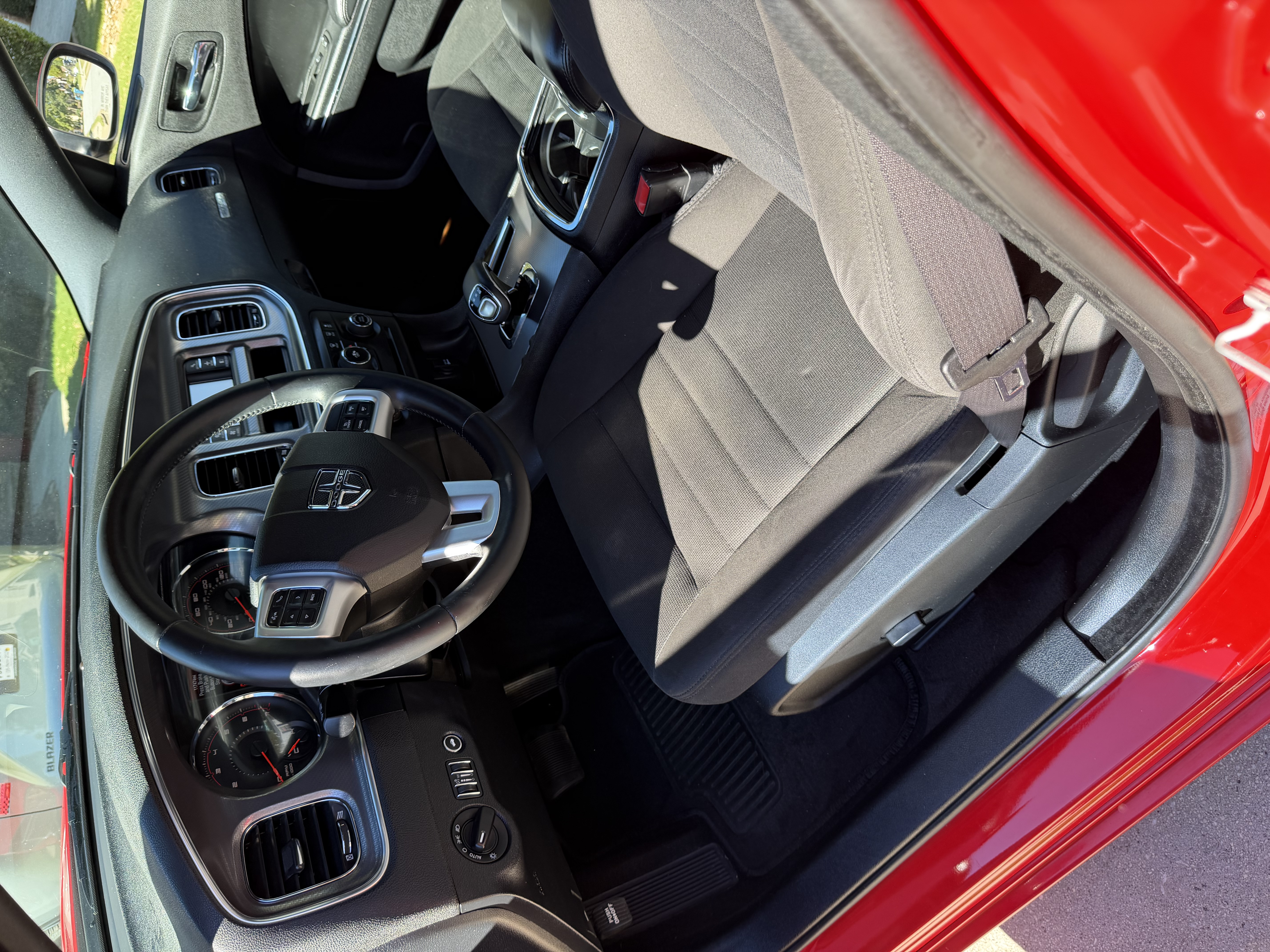 Used 2014 Dodge Charger SE RWD image 18