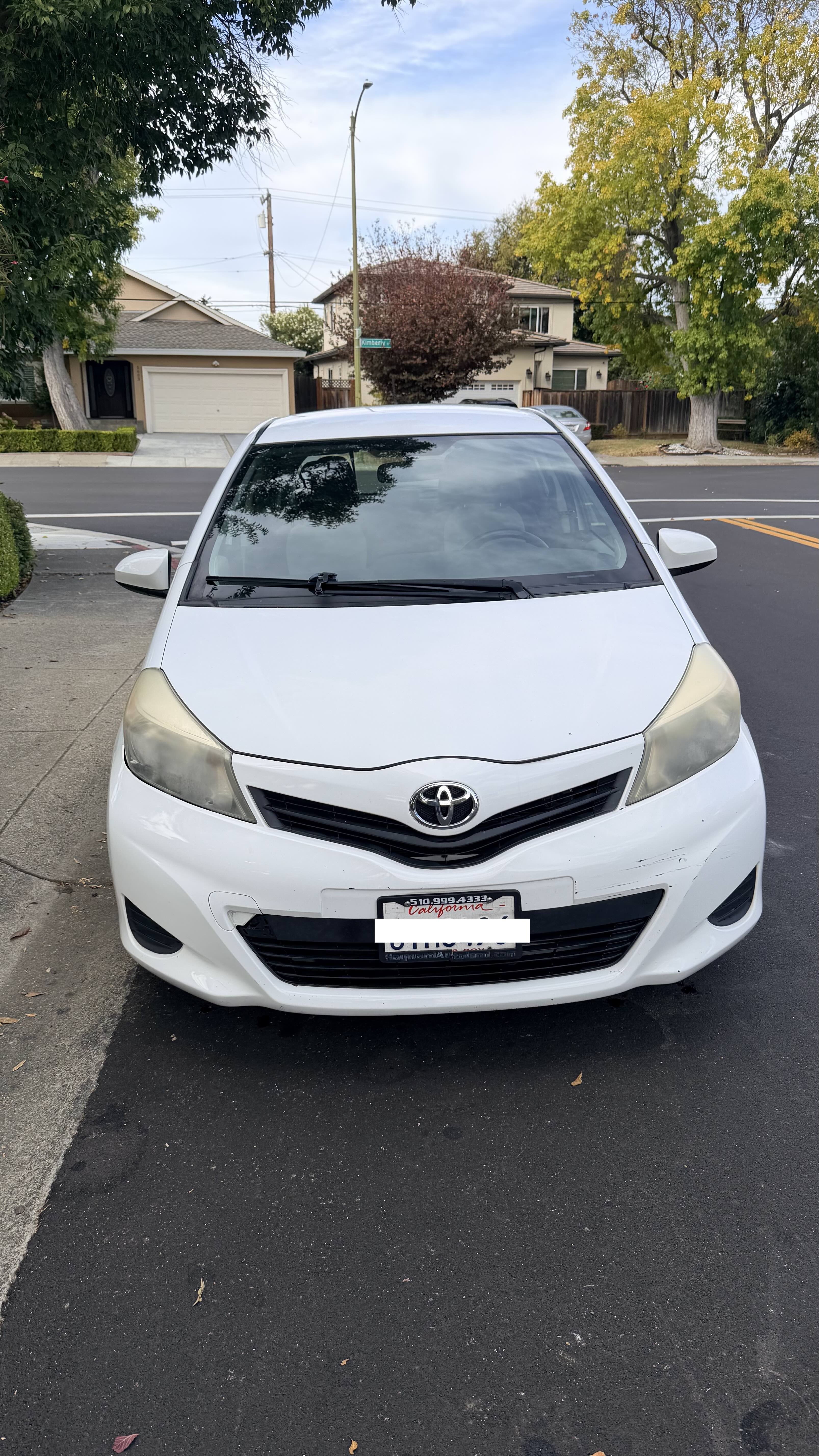 Used 2013 Toyota Yaris LE FWD image 2